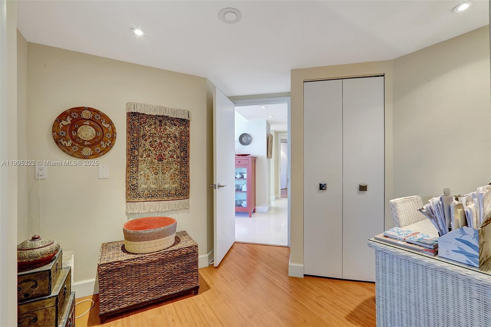1000 East Island Boulevard, Unit 2004 Aventura, FL 33160 - Photo 10 of 45 a living room with furniture and a table