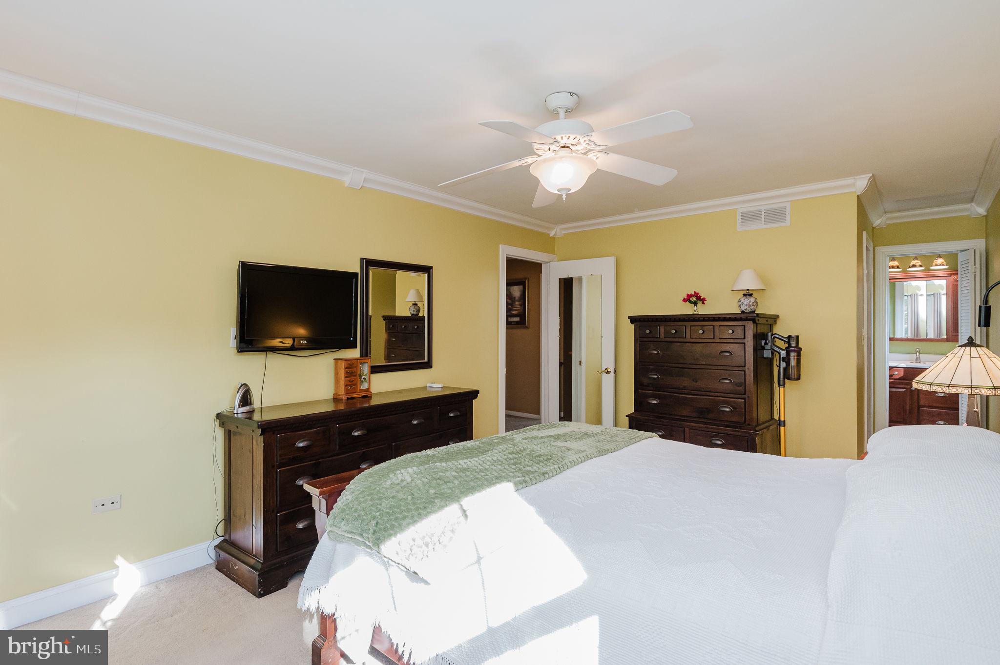 2011 Fallsgrove Way Fallston, MD 21047 - Photo 35 of 84 Primary Bedroom
11'9"x 17'5"