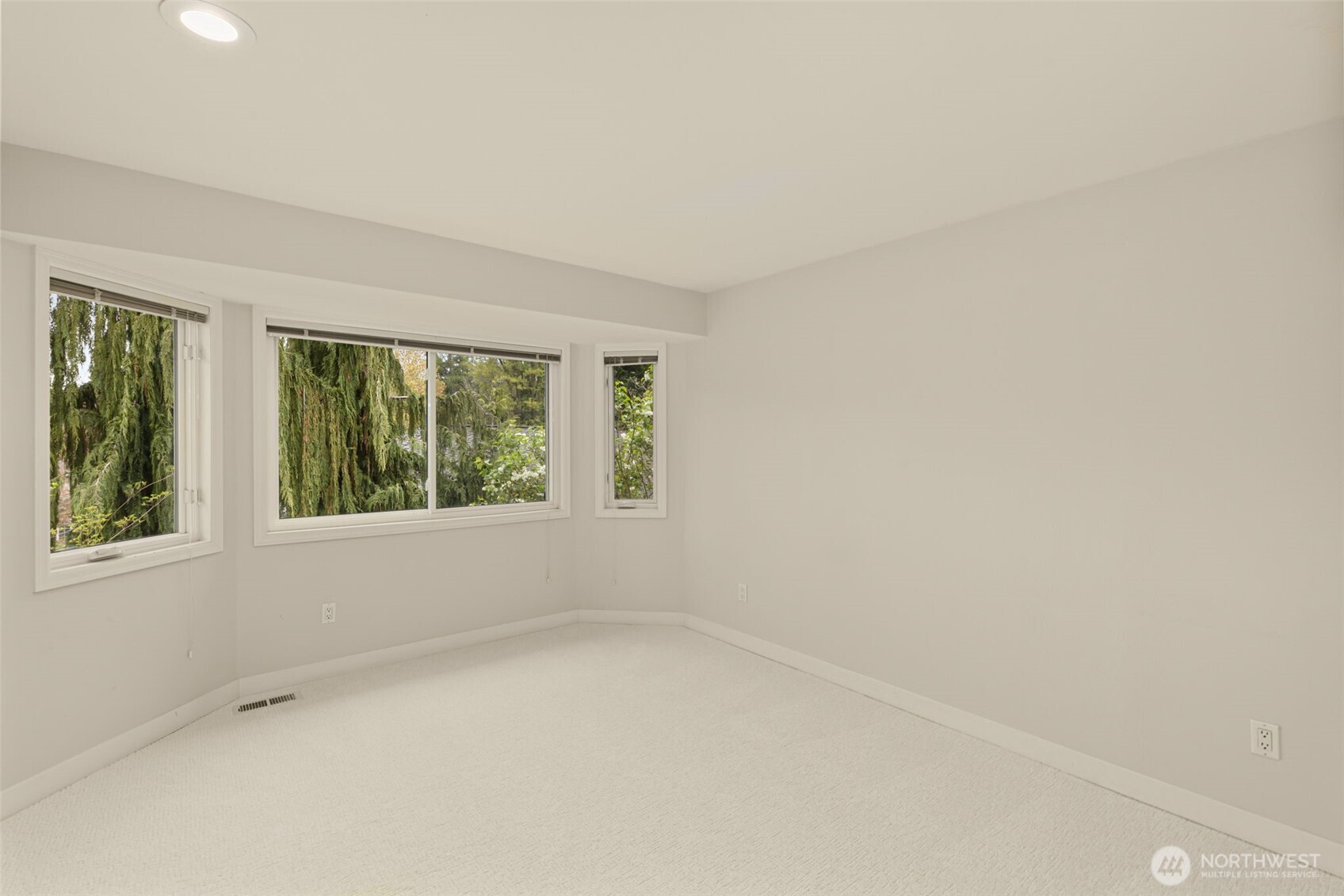 15409 101st Place Northeast Bothell, WA 98011 - Photo 25 of 38