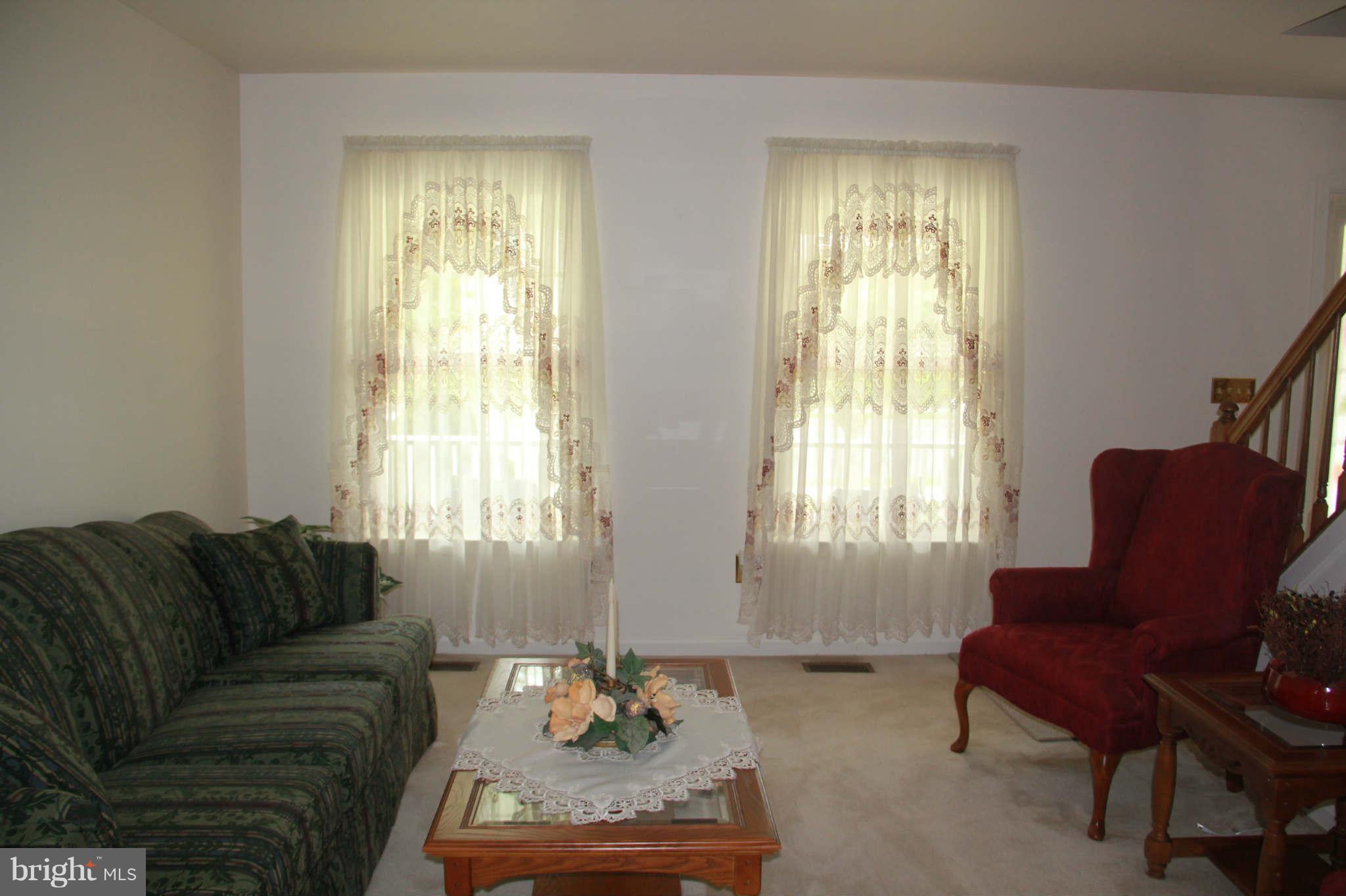 5530 Apperson Road White Marsh, MD 21162 - Photo 7 of 25 Living Room