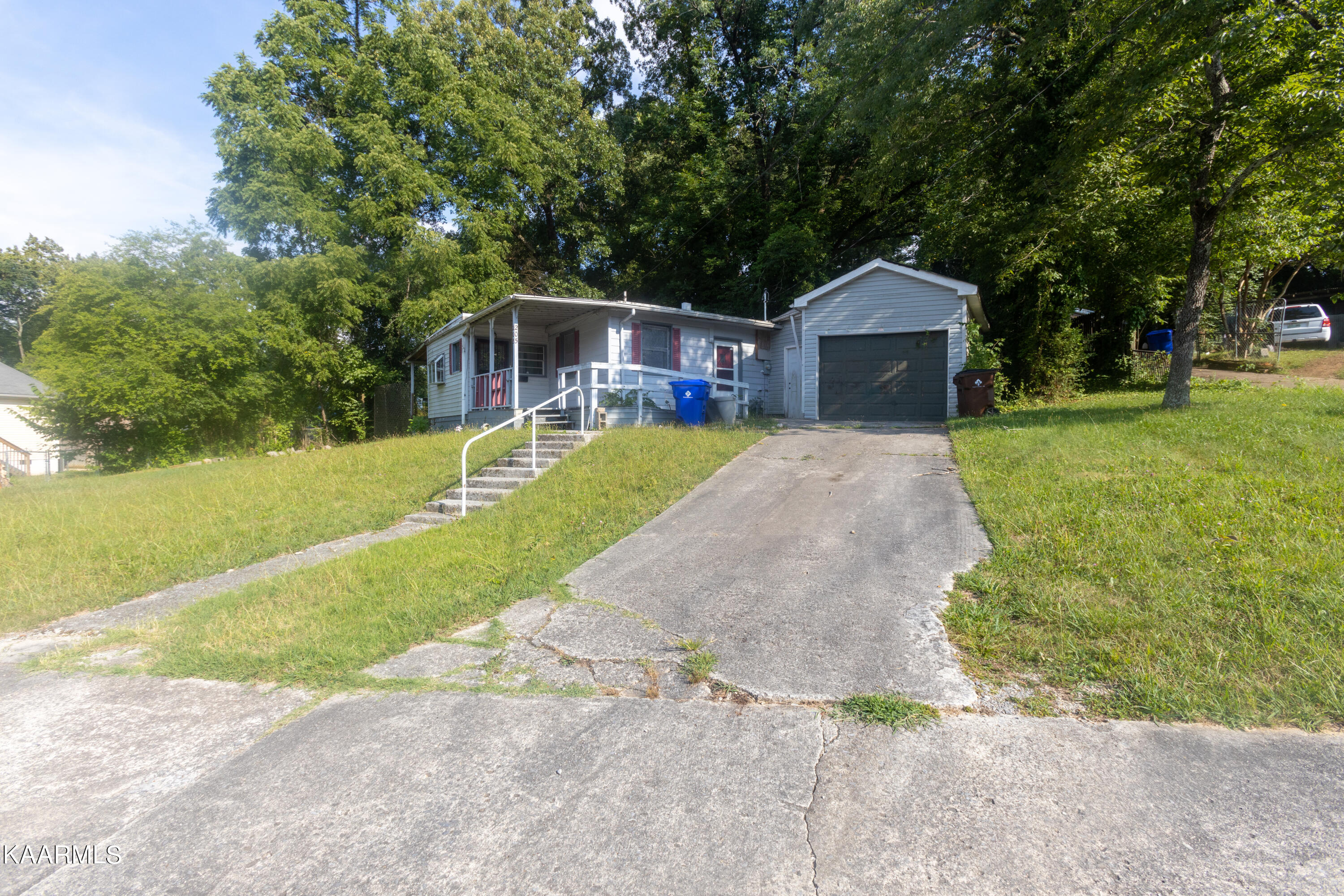 205 Manhattan Avenue Oak Ridge, TN 37830 - Photo 1 of 6 BN7A7236