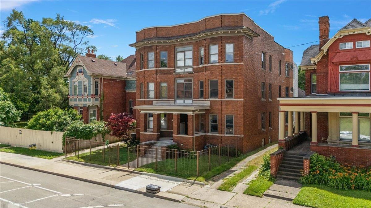 3933 Trumbull Detroit, MI 48208 - Photo 7 of 53