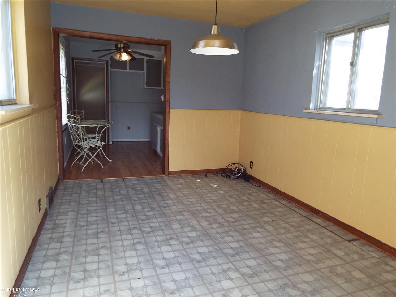 21759 Normandy Avenue Eastpointe, MI 48021 - Photo 18 of 33