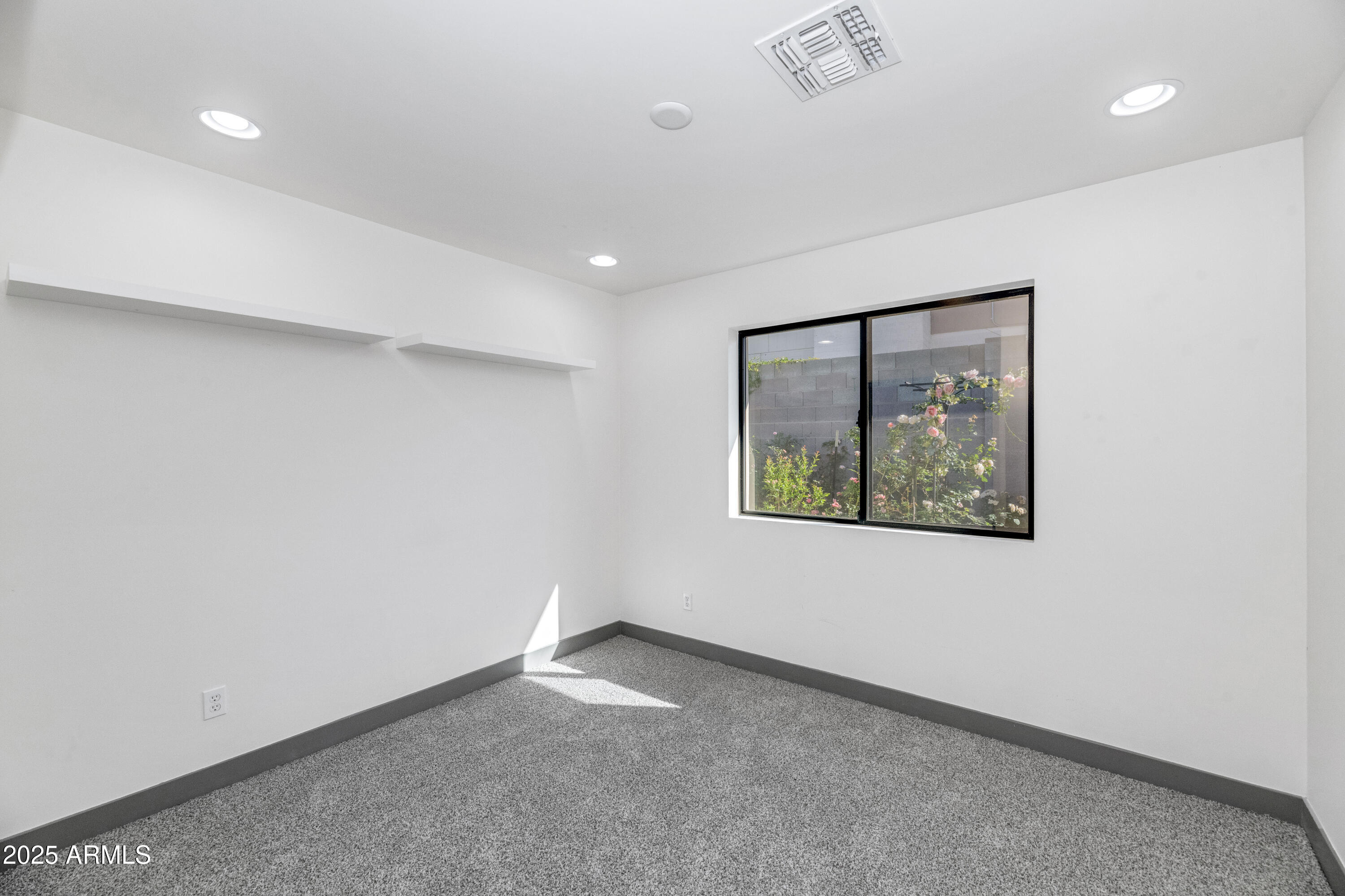 15028 North 9th Street Phoenix, AZ 85022 - Photo 16 of 29 _TOD9445