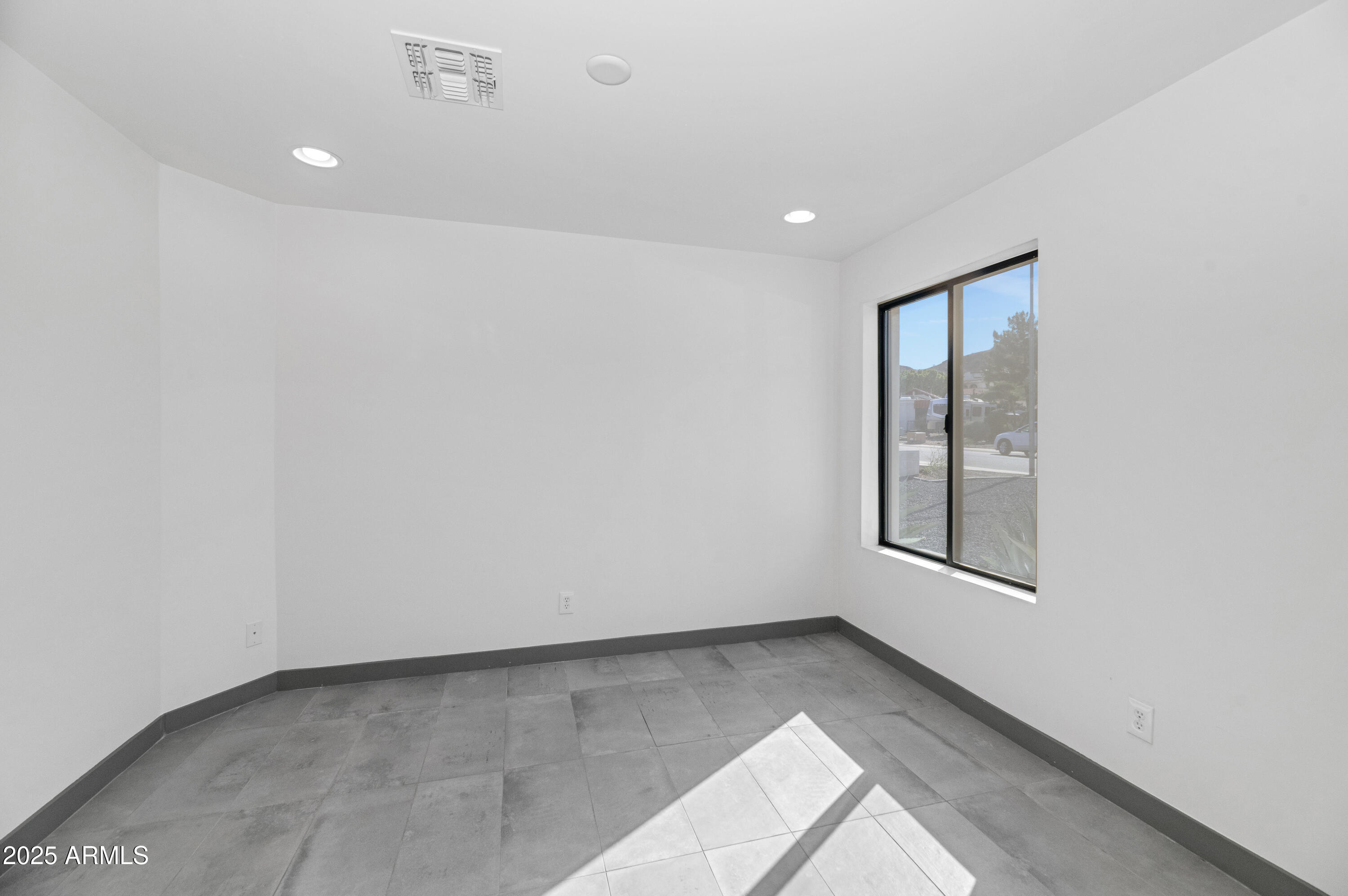 15028 North 9th Street Phoenix, AZ 85022 - Photo 19 of 29 _TOD9438