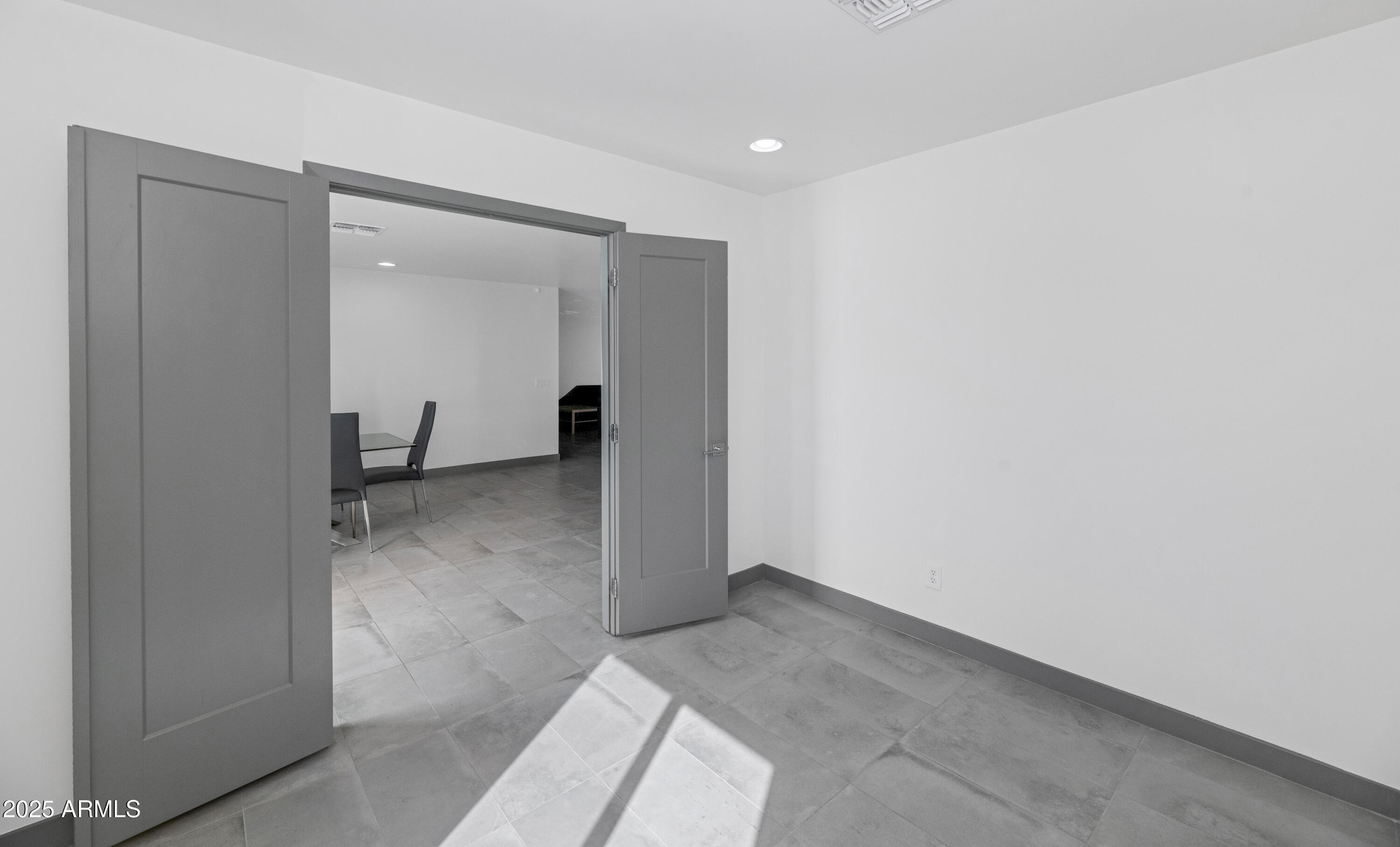 15028 North 9th Street Phoenix, AZ 85022 - Photo 6 of 29 _TOD9439