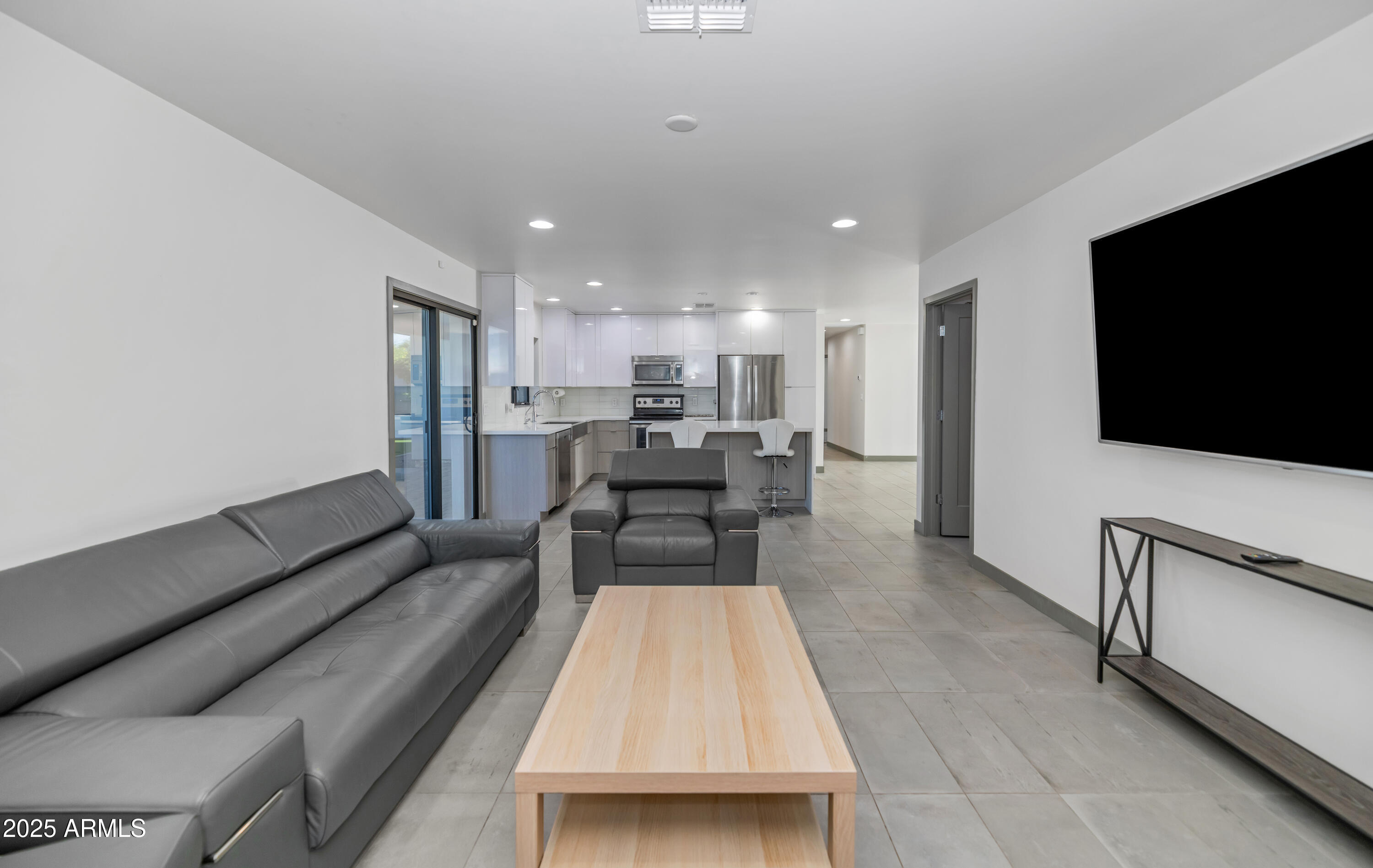 15028 North 9th Street Phoenix, AZ 85022 - Photo 10 of 29 _TOD9433