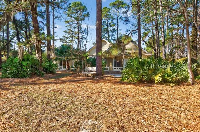 $629,000 | 50 Heritage Lakes Drive, Bluffton, SC 29910