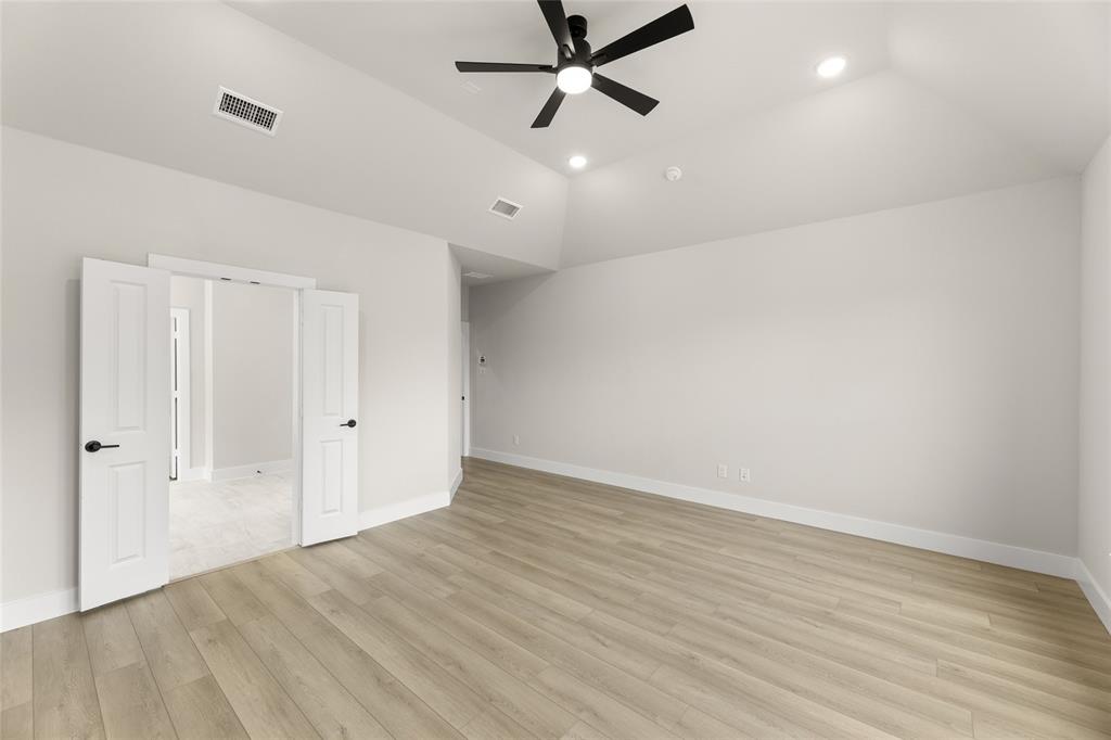 1328 Cash Street Burleson, TX 76028 - Photo 22 of 39 1328 Cash-Primary Suite-2