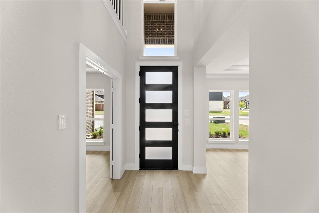 1328 Cash Street Burleson, TX 76028 - Photo 4 of 39 1328 Cash-Entry-1