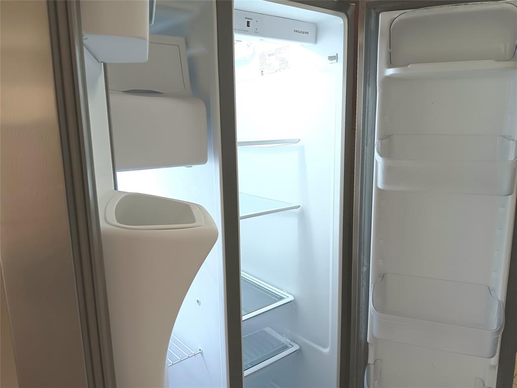 1265 Southwest 46th Avenue, Unit 2207 Pompano Beach, FL 33069 - Photo 8 of 33 a bathroom with a shower