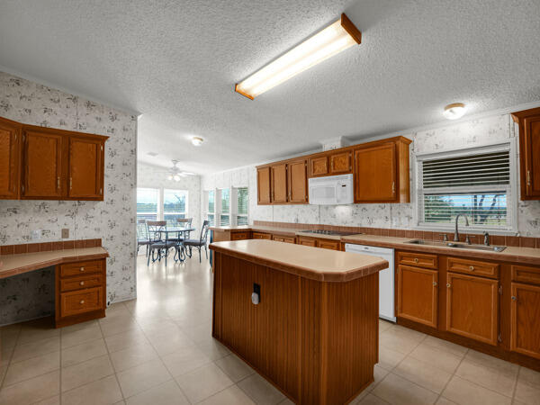 211 Jung Road Harper, TX 78631 - Photo 8 of 24 Gallery Image 8