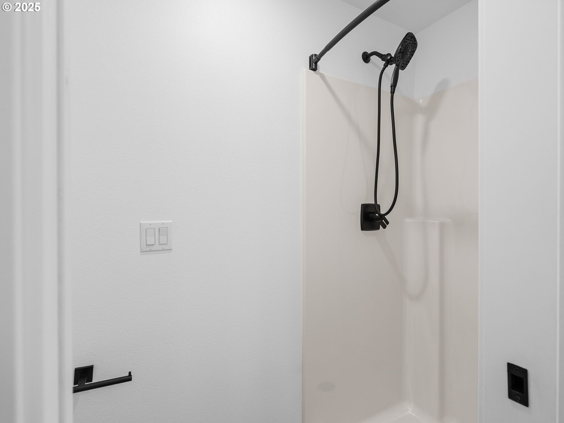 2311 Southwest 6th Avenue, Unit 19 Camas, WA 98607 - Photo 21 of 46 Bathroom