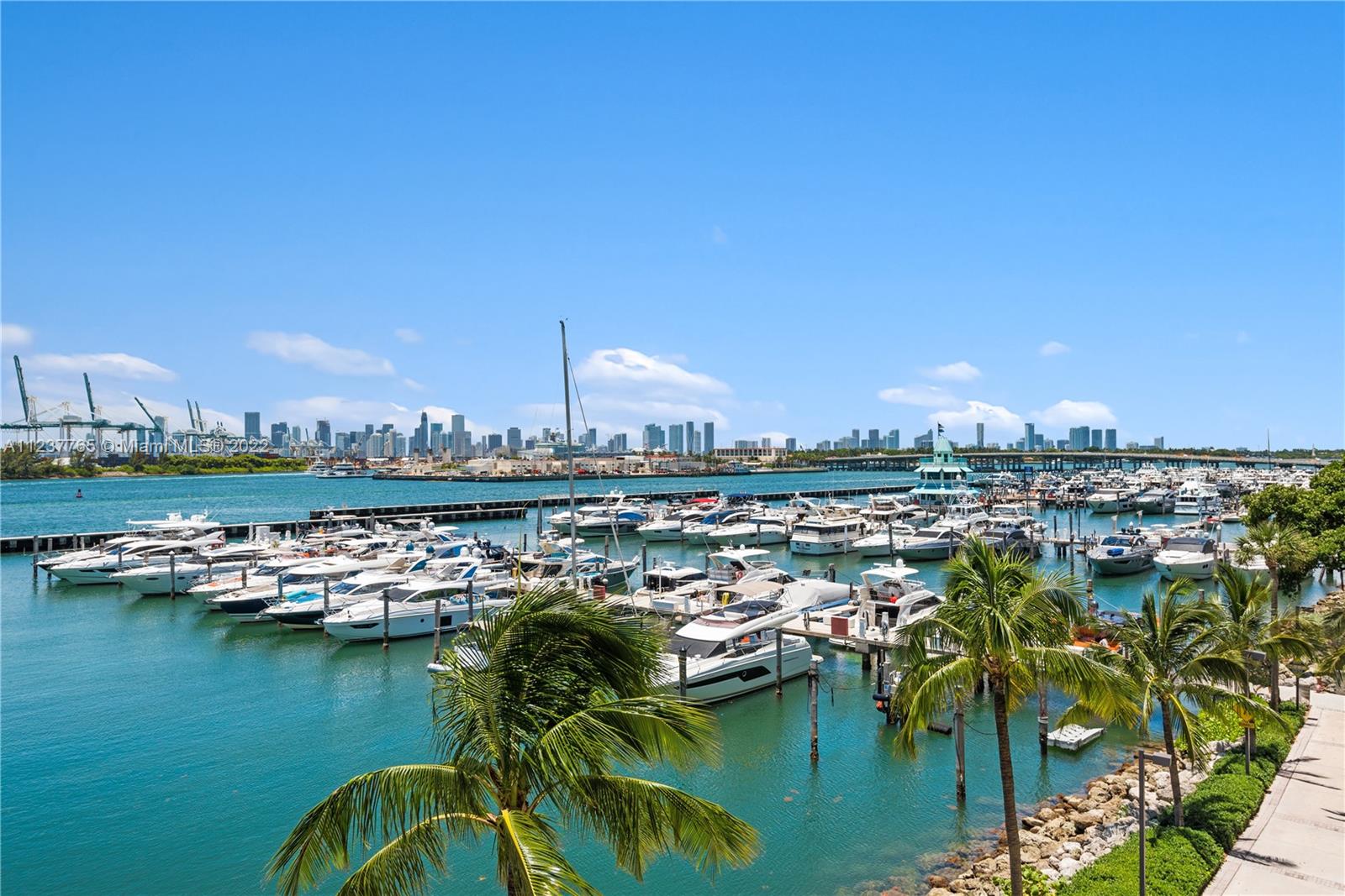 90 Alton Road, Unit TH8 Miami Beach, FL 33139 - Photo 16 of 25 a view of a city