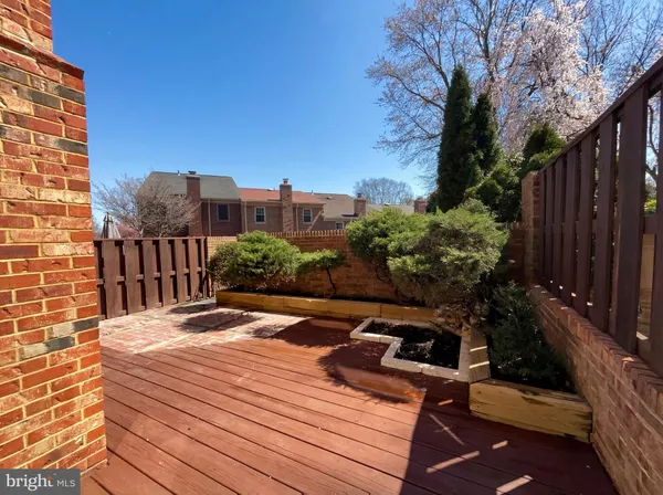 $660,000 | 645 North Armistead Street, Alexandria, VA 22312