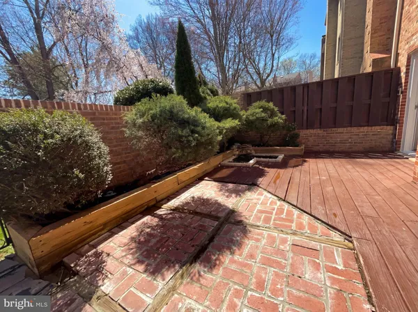 $660,000 | 645 North Armistead Street, Alexandria, VA 22312