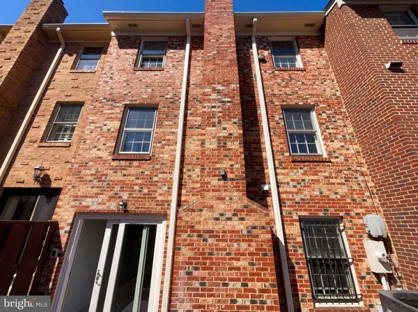 $660,000 | 645 North Armistead Street, Alexandria, VA 22312