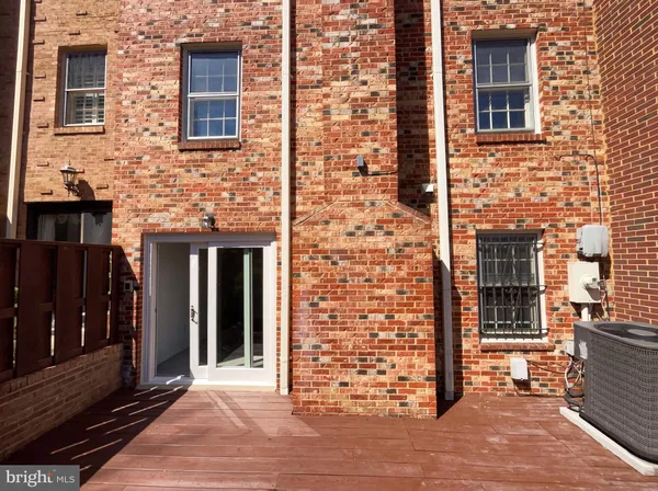 $660,000 | 645 North Armistead Street, Alexandria, VA 22312