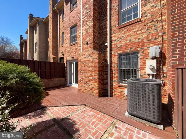 $660,000 | 645 North Armistead Street, Alexandria, VA 22312