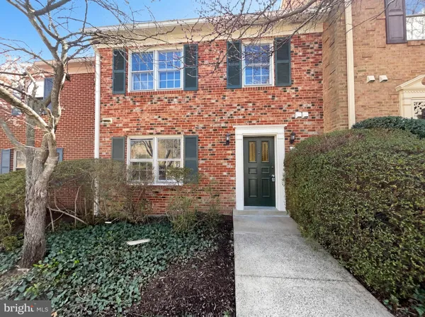 $660,000 | 645 North Armistead Street, Alexandria, VA 22312