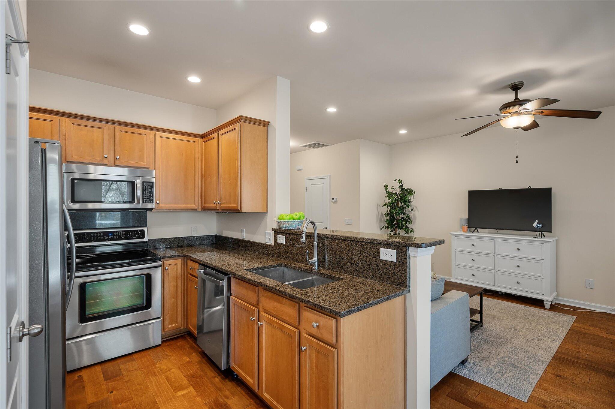 3308 Conservancy Lane Charleston, SC 29414 - Photo 16 of 42 31