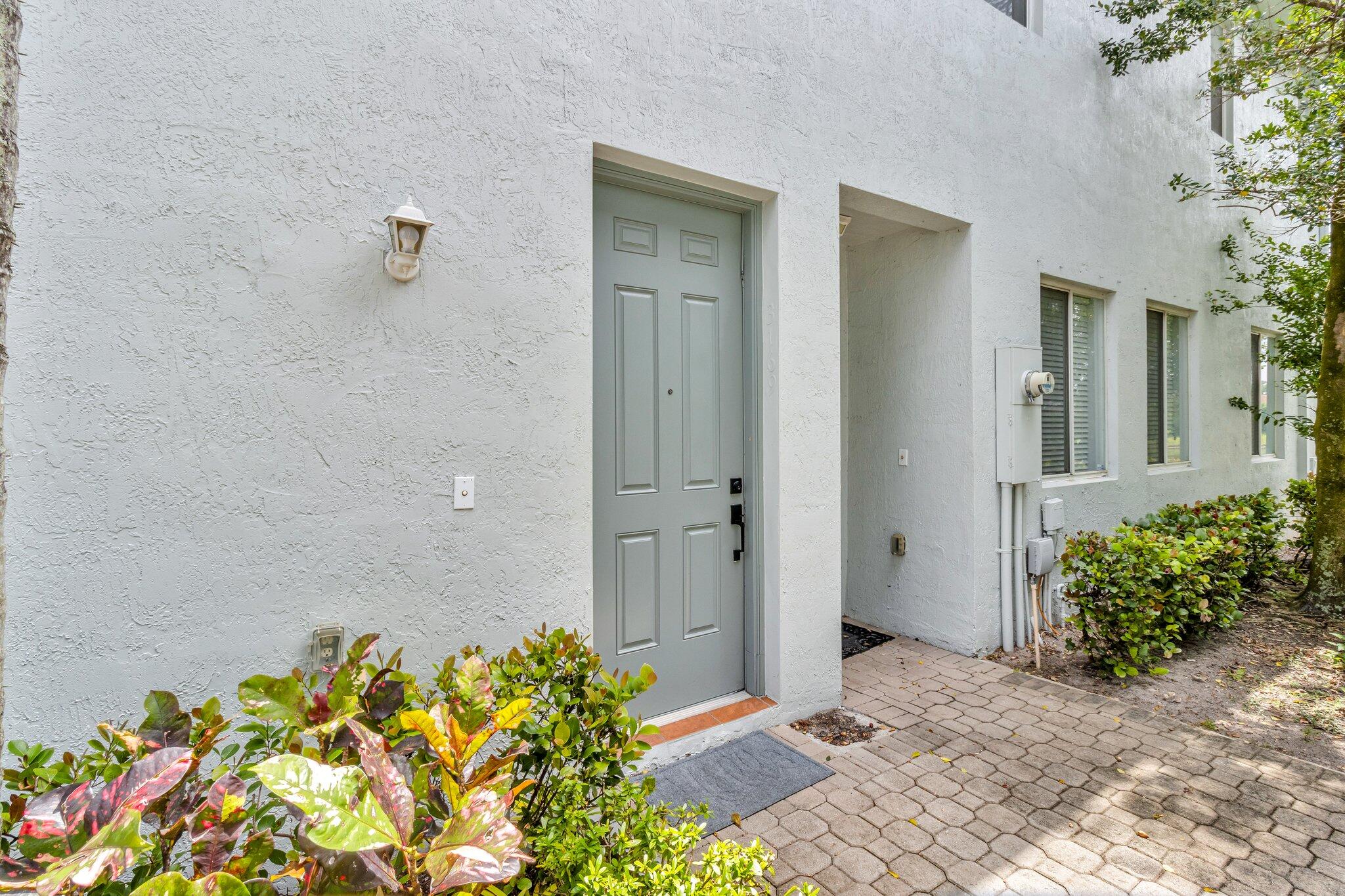 3169 Laurel Ridge Circle Riviera Beach, FL 33404 - Photo 5 of 33 10-web-or-mls-3169 Laurel Ridge Cir Rivi