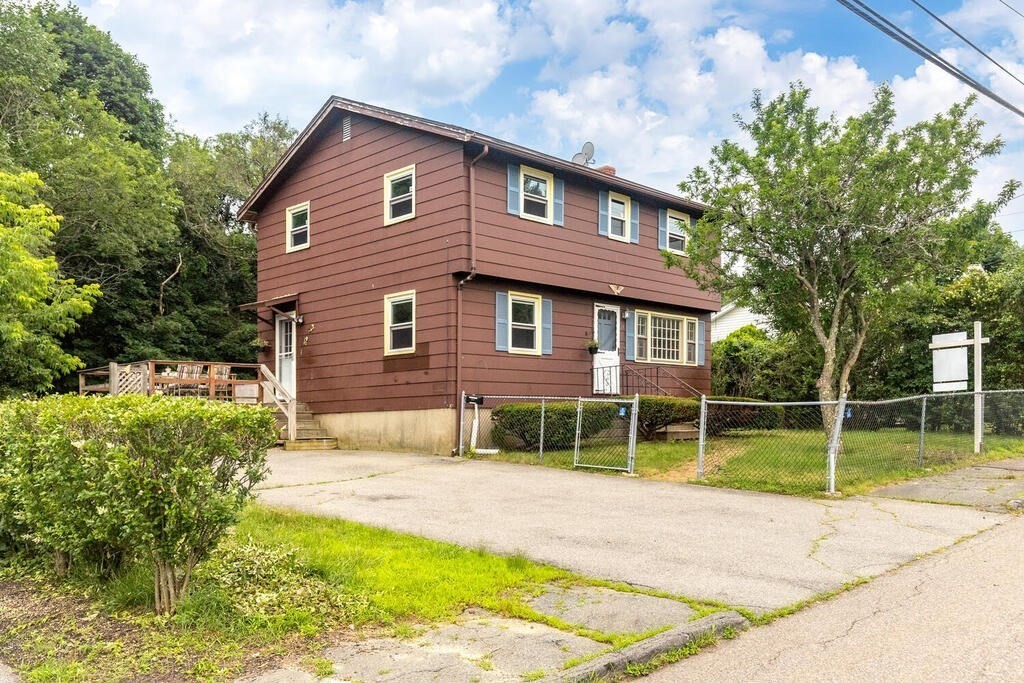 29 Gallows Hill Road Salem, MA 01970 - Photo 2 of 28 Gallery Image 2