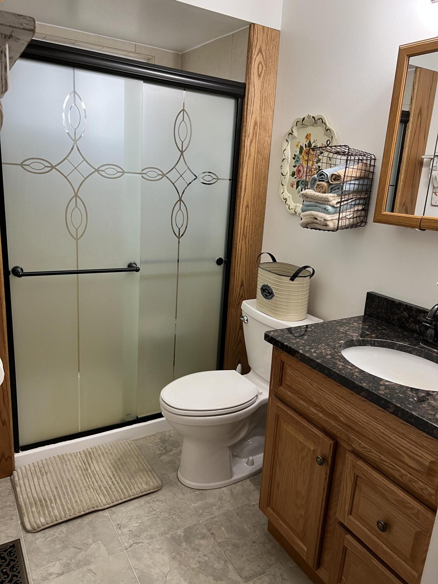 5175 Foss Road Akron, MI 48701 - Photo 13 of 50 14. Main bathroom