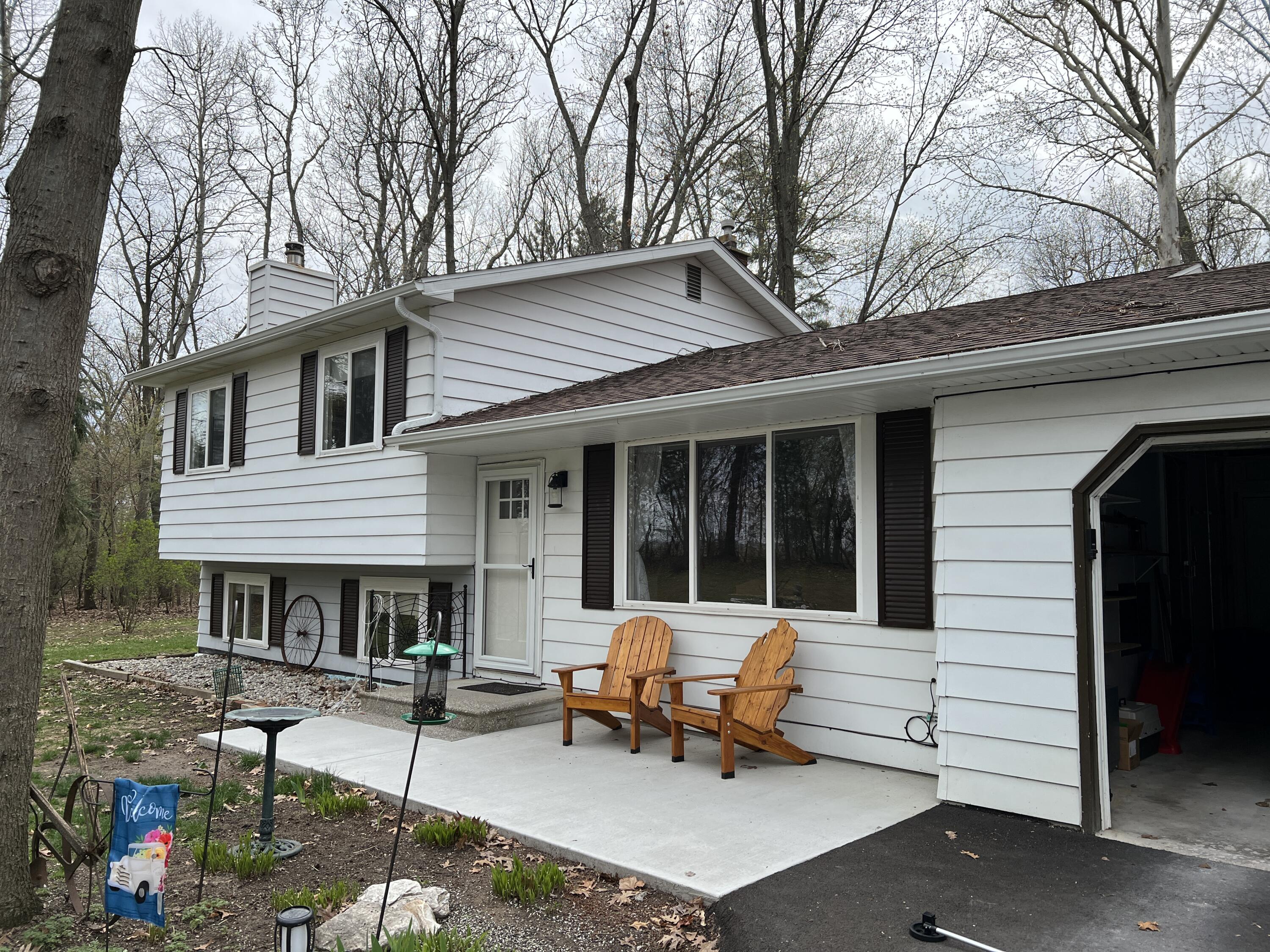 5175 Foss Road Akron, MI 48701 - Photo 3 of 50 3. Front Patio