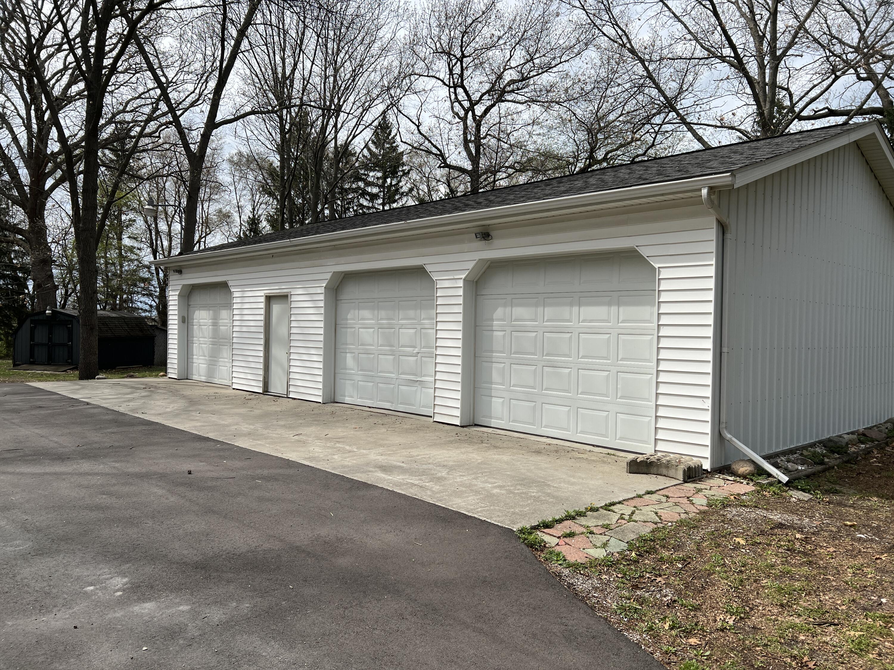 5175 Foss Road Akron, MI 48701 - Photo 38 of 50 38. Detached Garage (2)