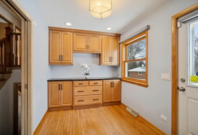 $499,900 | 590 East Capri Drive, Palatine, IL 60074