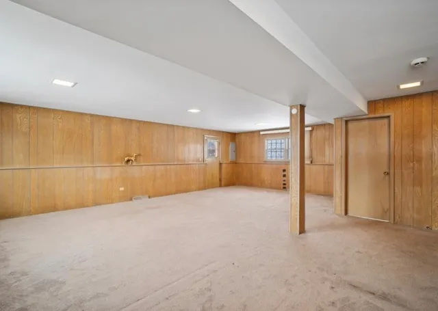 $525,000 | 590 East Capri Drive, Palatine, IL 60074