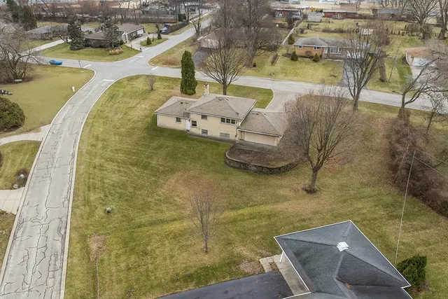 $499,900 | 590 East Capri Drive, Palatine, IL 60074