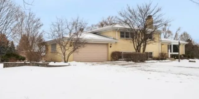 $499,900 | 590 East Capri Drive, Palatine, IL 60074