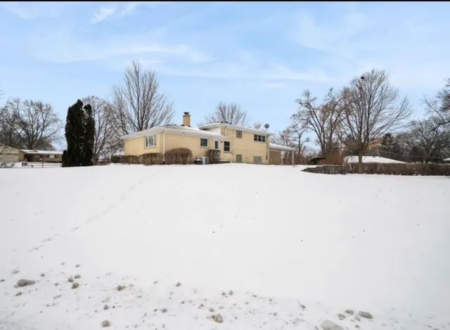 $499,900 | 590 East Capri Drive, Palatine, IL 60074