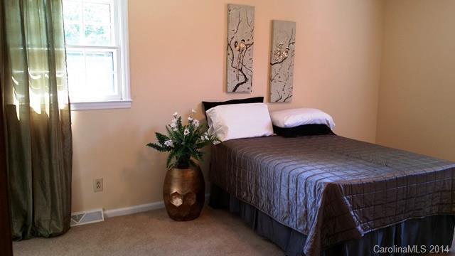 407 West Lewis Road Dallas, NC 28034 - Photo 4 of 22 Gallery Image 4