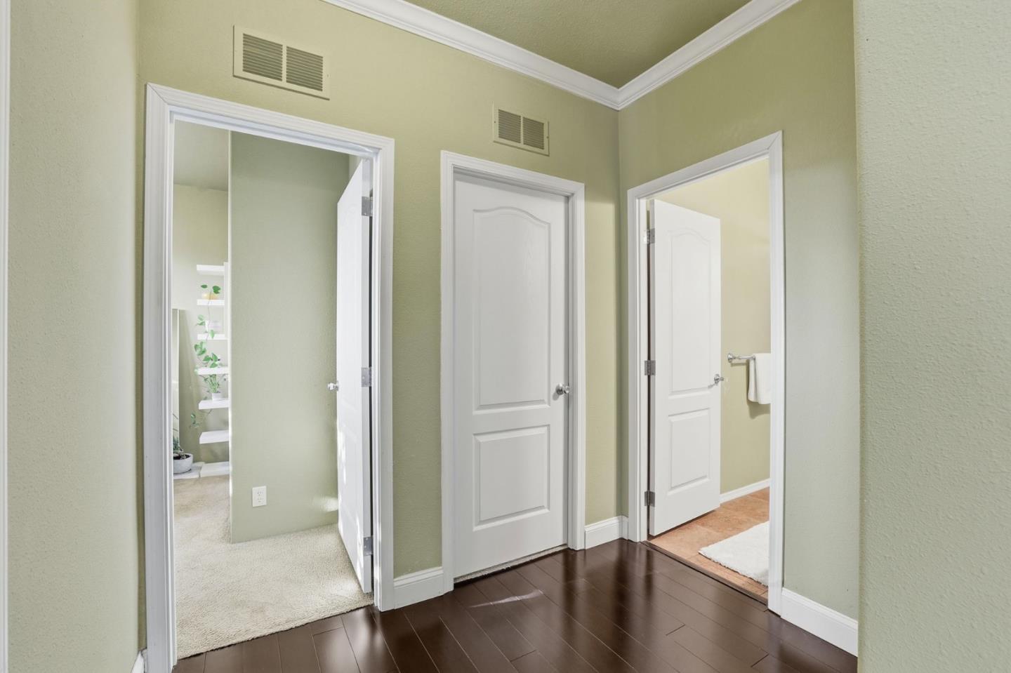125 North Mary Avenue, Unit 17 Sunnyvale, CA 94086 - Photo 20 of 46 a view of a hallway with wooden floor