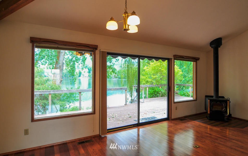 2992 Riviera Boulevard Malaga, WA 98828 - Photo 10 of 25 Gallery Image 10
