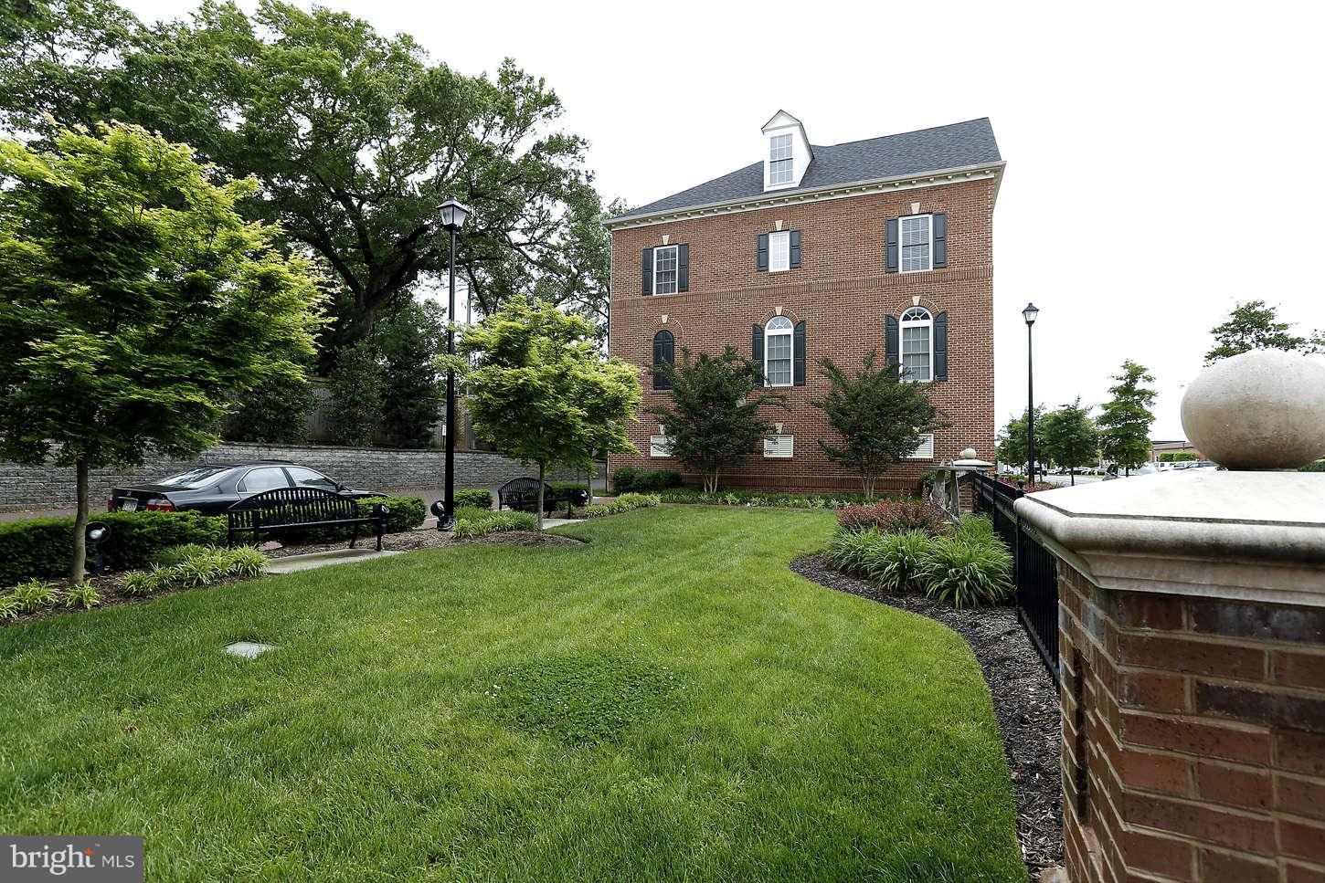 908 West Glebe Road Alexandria, VA 22305 - Photo 29 of 29 a house view with a garden space