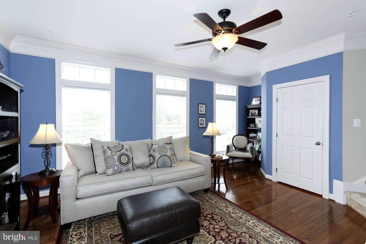 908 West Glebe Road Alexandria, VA 22305 - Photo 7 of 29 a living room with furniture and a window