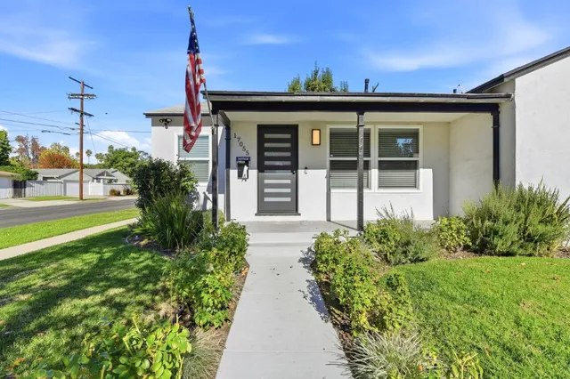 $4,155 | 17055 Gault Street, Van Nuys, CA 91406