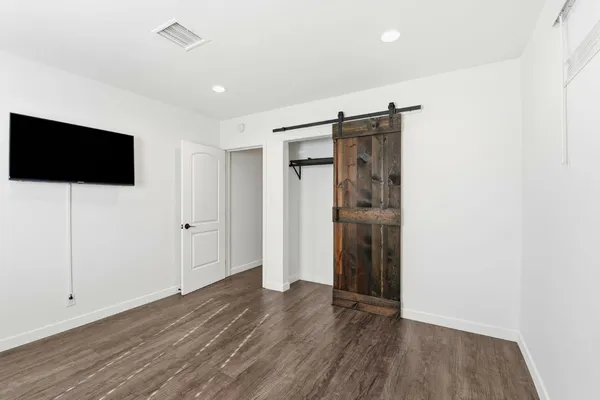 $4,155 | 17055 Gault Street, Van Nuys, CA 91406