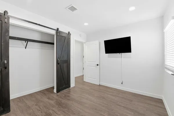 $4,155 | 17055 Gault Street, Van Nuys, CA 91406