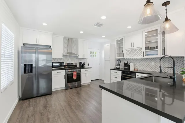 $3,375 | 17055 Gault Street, Van Nuys, CA 91406