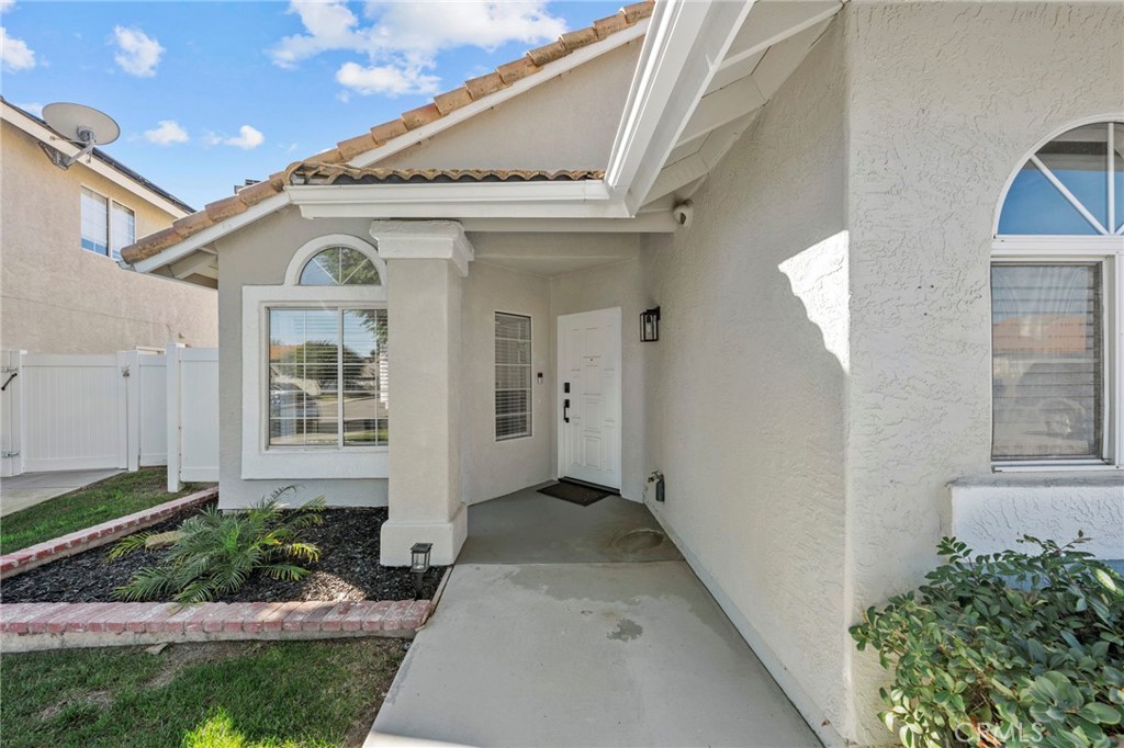 24529 Ridgewood Road Murrieta, CA 92562 - Photo 7 of 43 a view of a back yard of the house