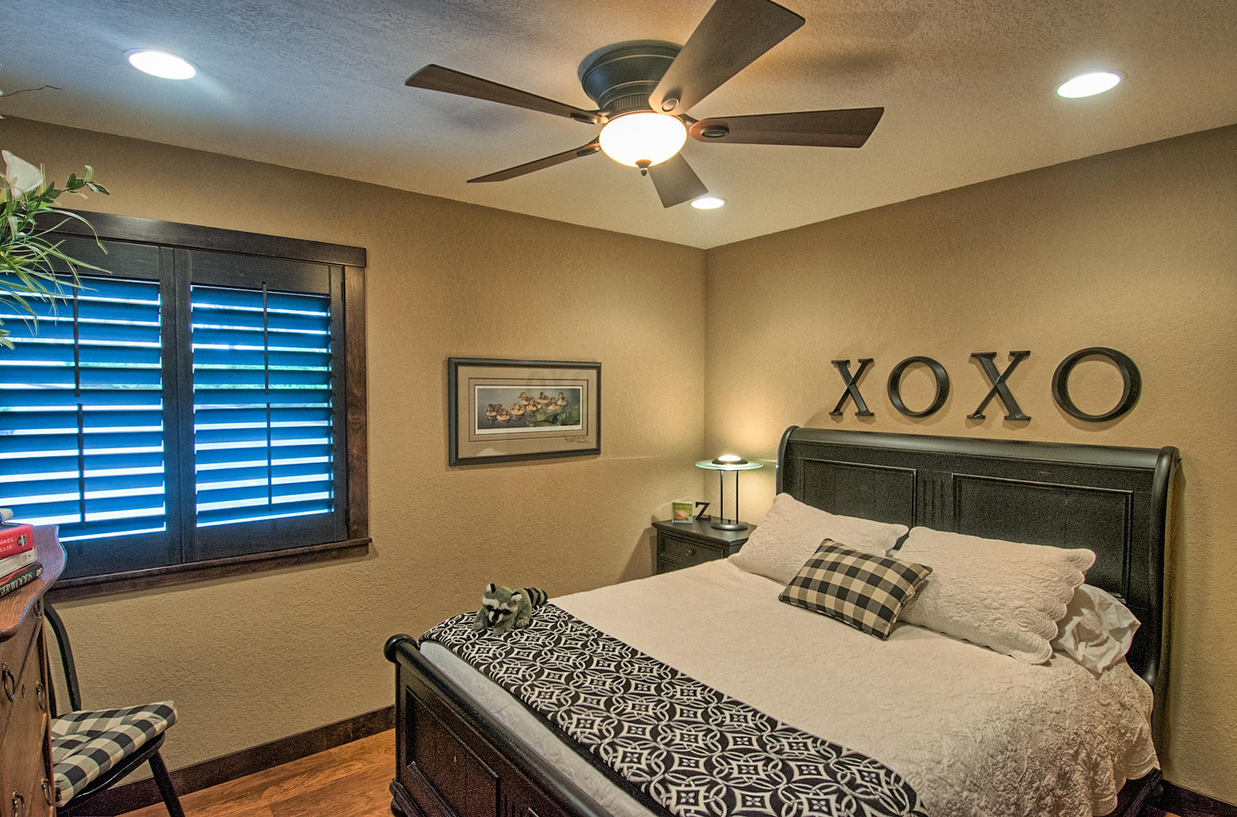 21495 Wilcox Road Red Bluff, CA 96080 - Photo 13 of 35 2nd bedroom or guest bedroom