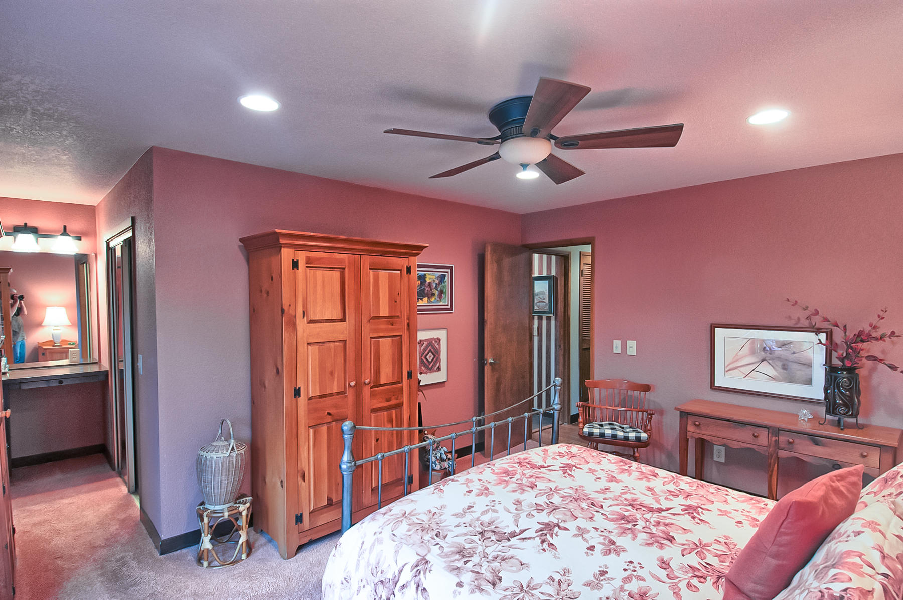 21495 Wilcox Road Red Bluff, CA 96080 - Photo 22 of 35 Master Bedroom w/Walk in Closet
