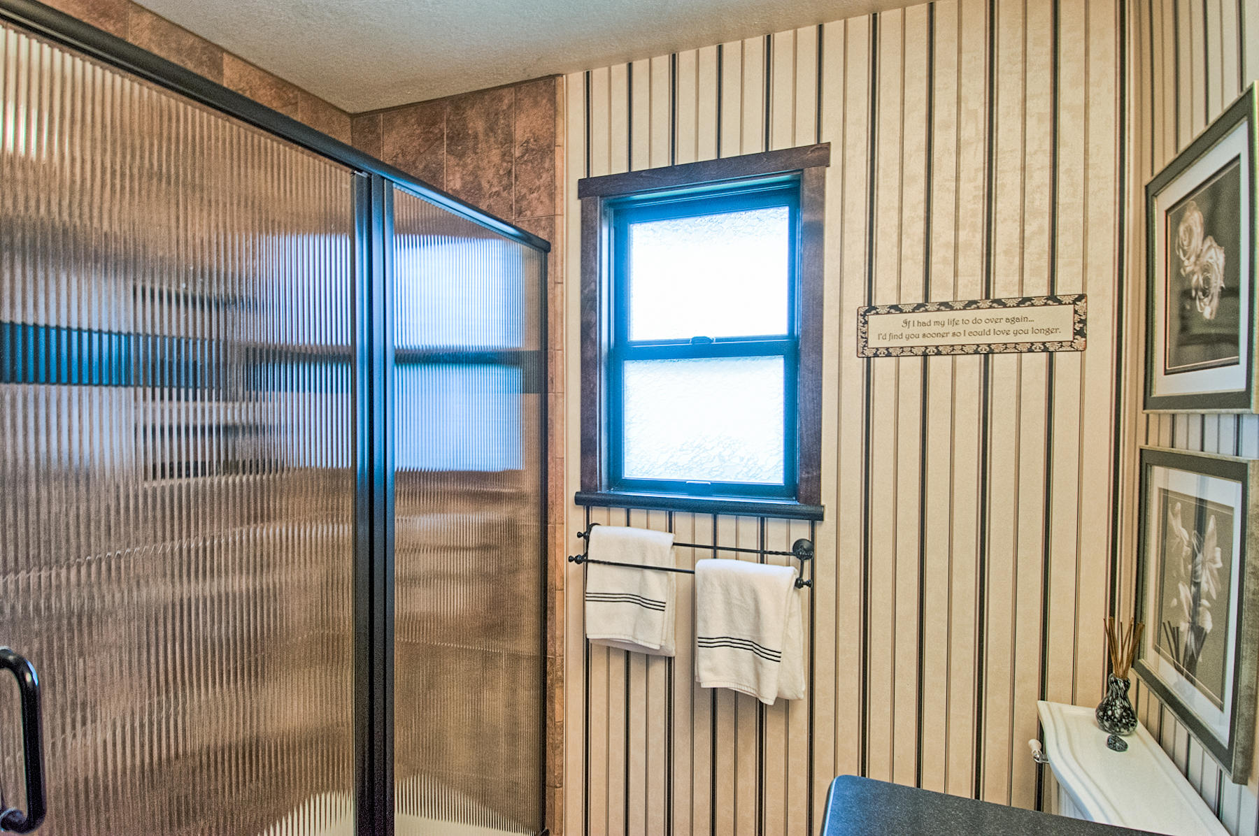 21495 Wilcox Road Red Bluff, CA 96080 - Photo 25 of 35 Master Bathroom