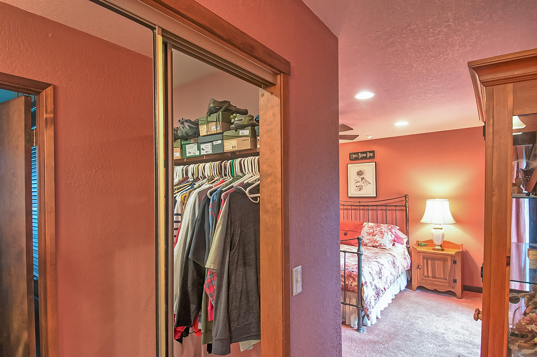 21495 Wilcox Road Red Bluff, CA 96080 - Photo 26 of 35 Master Walk In Closet