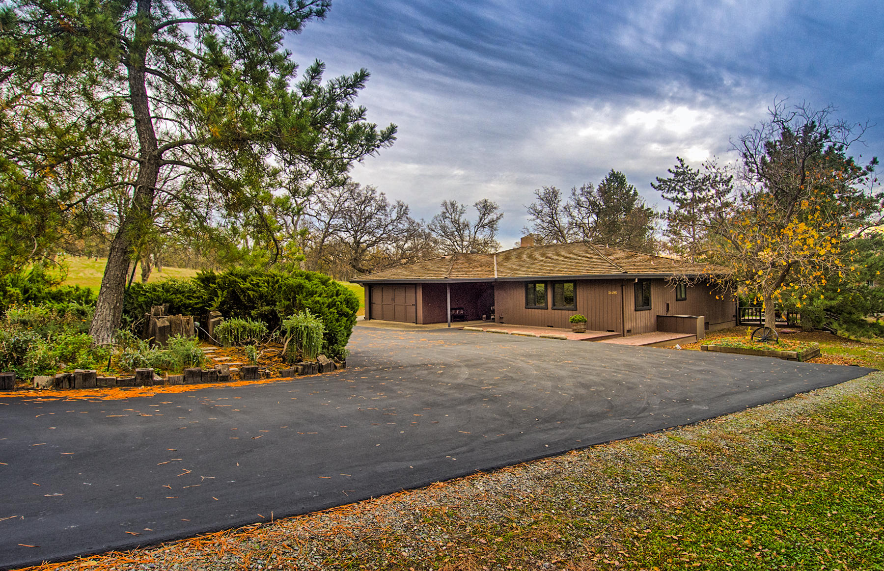 21495 Wilcox Road Red Bluff, CA 96080 - Photo 35 of 35 Front of Home with Island